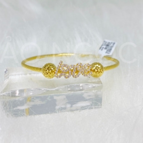 Vòng Chữ LOVE Tấm 2 Châu Móc Máy  