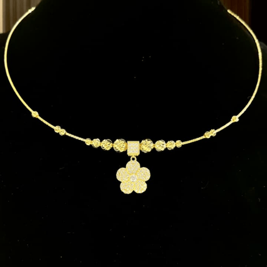 Kiềng Cổ Bi Hoa